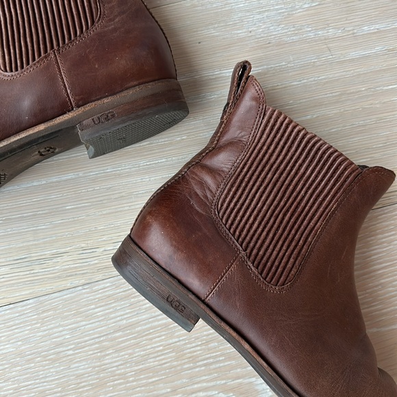 UGG Chelsea boots in classic brown leather - Picture 10 of 12